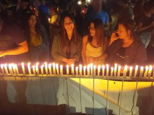 بالفيديو: كلمة للمونسنيور بطرس خليل في الوقفة الرمزية لحراك البترون.. وشموع على نية لبنان 1 بالفيديو: كلمة للمونسنيور بطرس خليل في الوقفة الرمزية لحراك البترون.. وشموع على نية لبنان