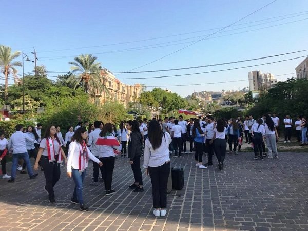 تجمع للطلاب في الشارع الروماني في جبيل