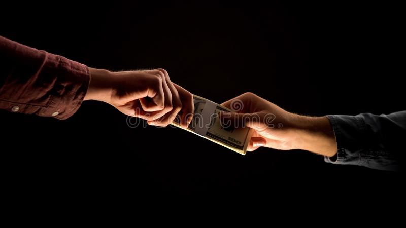 بعد إرتفاعه أمس، كم بلغ سعر صرف الدولار في السوق السوداء الأربعاء؟ 1 بعد إرتفاعه أمس، كم بلغ سعر صرف الدولار في السوق السوداء الأربعاء؟