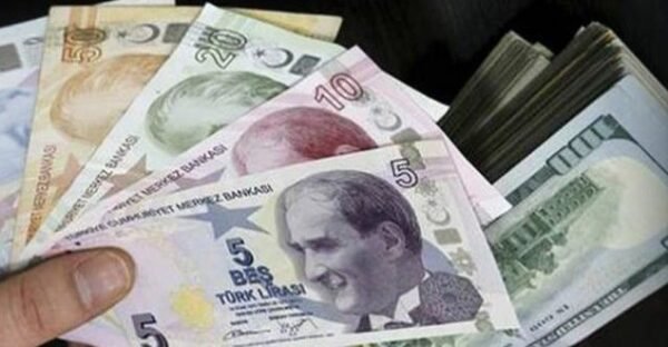 الليرة التركية تهبط بعد تسريبات عن عقوبات أمريكية وشيكة