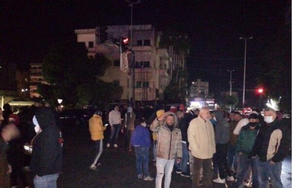 الشارع يتحرّك والإقفال "يتخلخل" .. عون للراعي: ما بدّي سعد 1 الشارع يتحرّك والإقفال "يتخلخل" .. عون للراعي: ما بدّي سعد