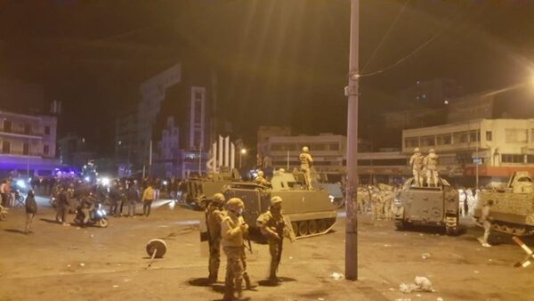 الشارع يتحرّك والإقفال "يتخلخل" .. عون للراعي: ما بدّي سعد 2 الشارع يتحرّك والإقفال "يتخلخل" .. عون للراعي: ما بدّي سعد