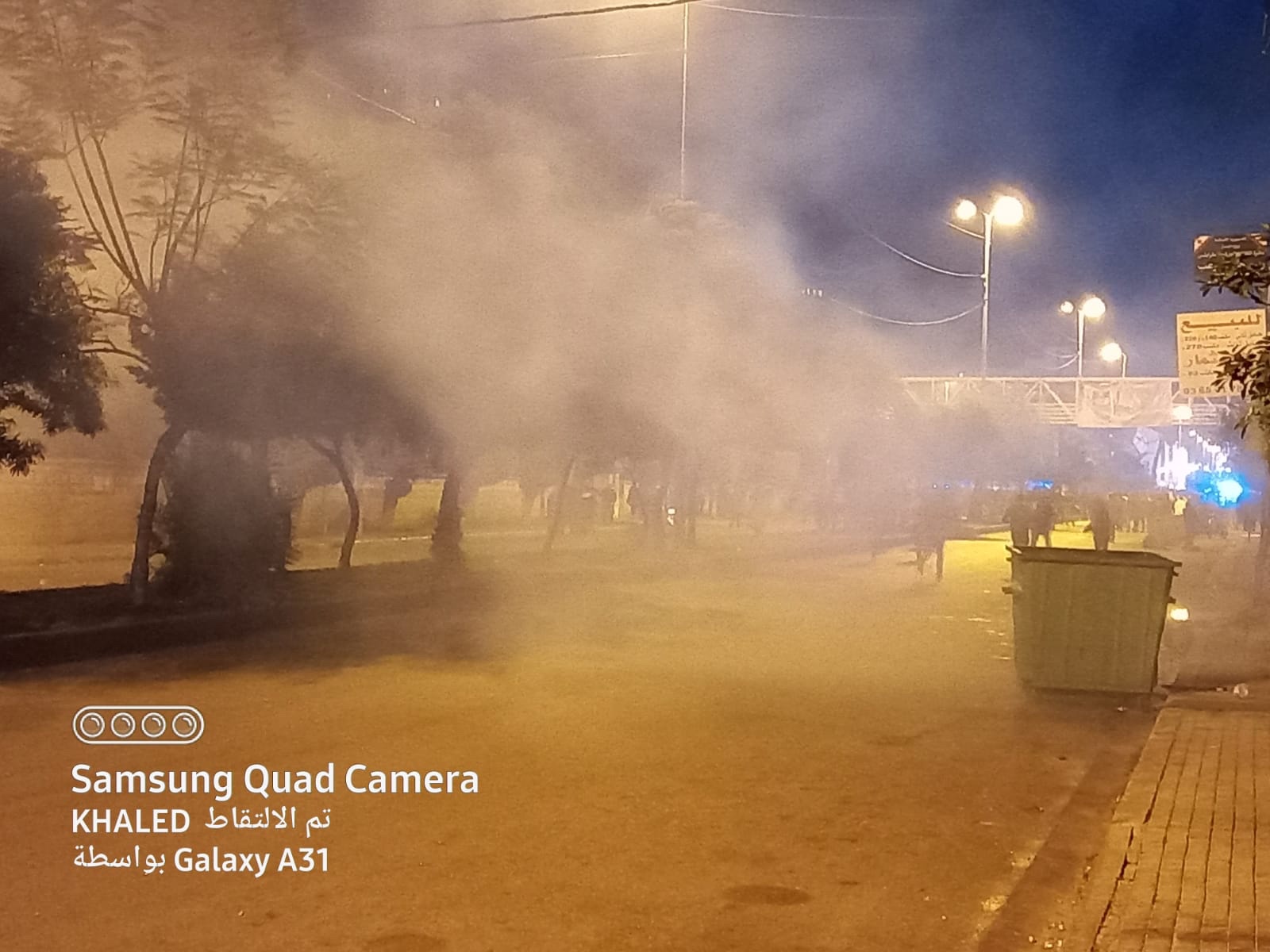 بالصور: مواجهات بين متظاهرين وقوات الأمن بساحة النور في طرابلس 2 بالصور: مواجهات بين متظاهرين وقوات الأمن بساحة النور في طرابلس