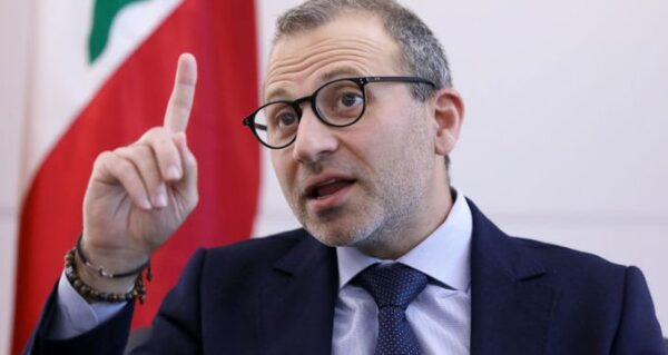 باسيل يستعمل البطاقة التمويلية في حربه ضدّ سلامة 1 باسيل يستعمل البطاقة التمويلية في حربه ضدّ سلامة