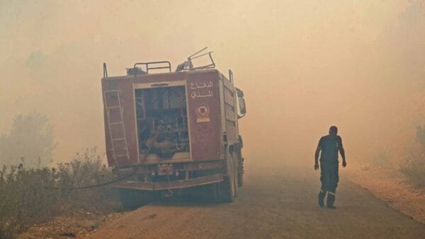 رئيس بلدية التليل جوزف منصور: هناك شخص أشعل قدّاحة 1 رئيس بلدية التليل جوزف منصور: هناك شخص أشعل قدّاحة