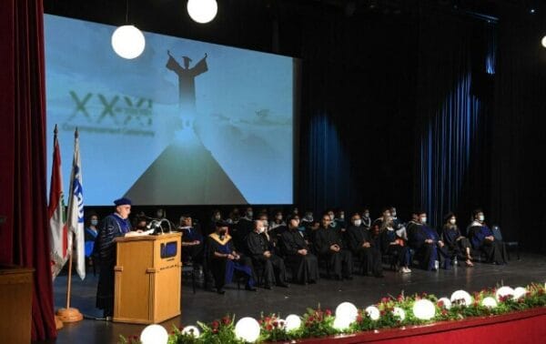 جامعة اللويزة خرجت دفعتها ال31 على مرحلتين ورئيسها دعا إلى تحويل الأزمة إلى فرص 1 جامعة اللويزة خرجت دفعتها ال31 على مرحلتين ورئيسها دعا إلى تحويل الأزمة إلى فرص