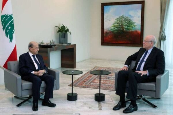 الحريري وجعجع لاسقاط عون.. والتيار: باق لآخر ثانية.. الحكومة في الأحلام.. المعلمون يطالبون برفع الاجور إلى 6 ملايين 1 الحريري وجعجع لاسقاط عون.. والتيار: باق لآخر ثانية.. الحكومة في الأحلام.. المعلمون يطالبون برفع الاجور إلى 6 ملايين