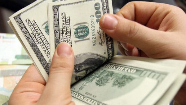 هل سيرتفع سعر صرف الدولار؟ 1 هل سيرتفع سعر صرف الدولار؟