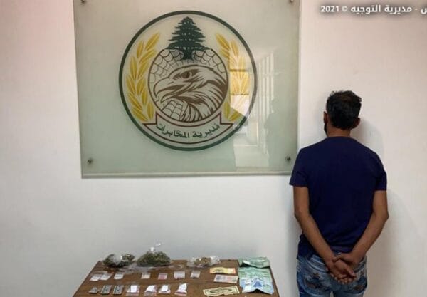 بالصور: توقيف 3 أشخاص في منطقتي الصياد وضبية 1 بالصور: توقيف 3 أشخاص في منطقتي الصياد وضبية