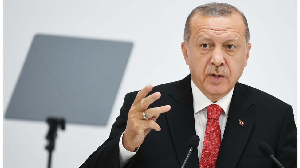 رجب طيب أردوغان: لماذا لا يشعر الرئيس بالقلق من انهيار الليرة التركية؟
