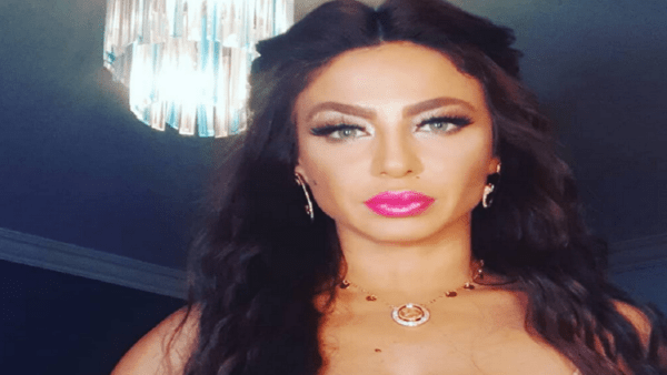 الفنانة دوللي شاهين تروي تفاصيل تعرضها للضرب من قبل 3 سيدات 1 الفنانة دوللي شاهين تروي تفاصيل تعرضها للضرب من قبل 3 سيدات