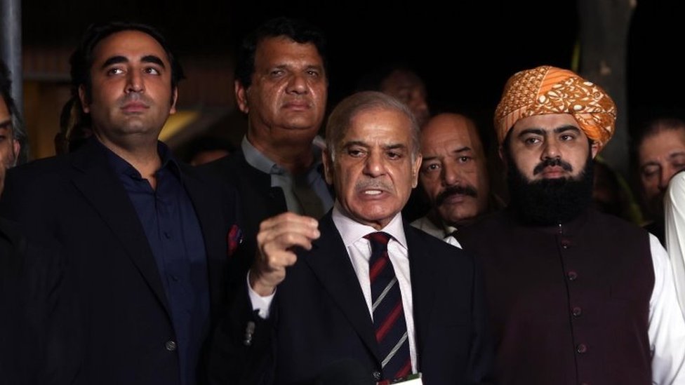 البرلمان الباكستاني يختار شهباز شريف رئيساً للوزراء خلفاً لعمران خان
