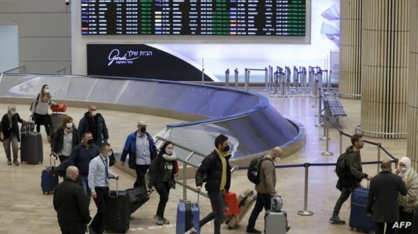 فيديو.. بقايا قذيفة من الجولان تثير الهلع في مطار إسرائيلي