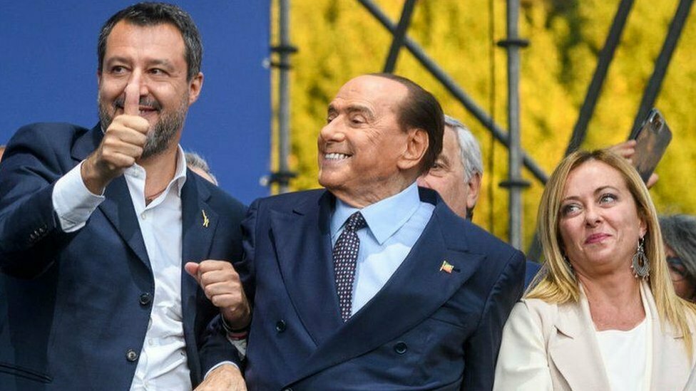 الانتخابات الإيطالية 2022: الإيطاليون يدلون بأصواتهم في انتخابات يتطلع اليمين المتطرف للفوز بها