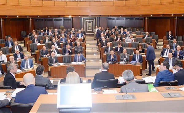 جانب من جلسة مجلس النواب برئاسة نائب رئيس المجلس إلياس بو صعب محمود الطويل