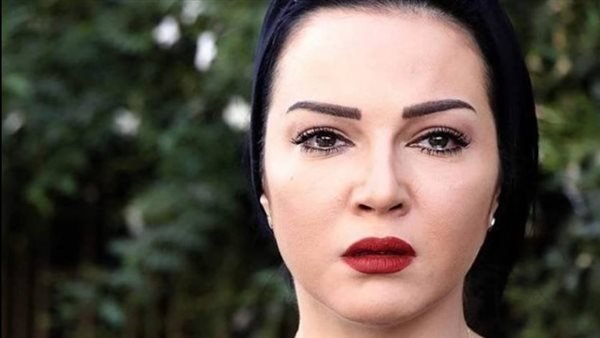 "اتكــسر ضـهـري".. فنانة عربية تعلن وفـاة والدها