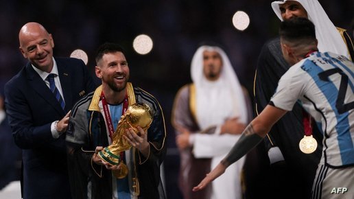 مليون دولار مقابل "البشت" الذي ارتداه ميسي في نهائي كأس العالم