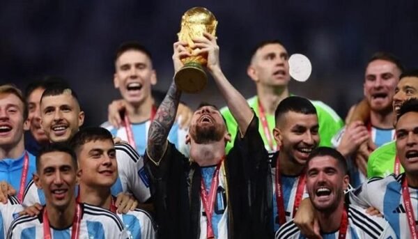 بالفيديو: "بشت" ميسي يظهر في الدوري السعودي