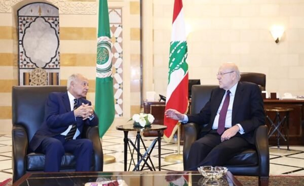 المـكـائد السياسية وصاعـق الدولار يهددان بانـفـجـار اجتماعي في لبنان