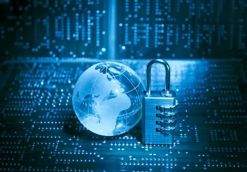 التحويلات المالية الى لبنان بخطر؟