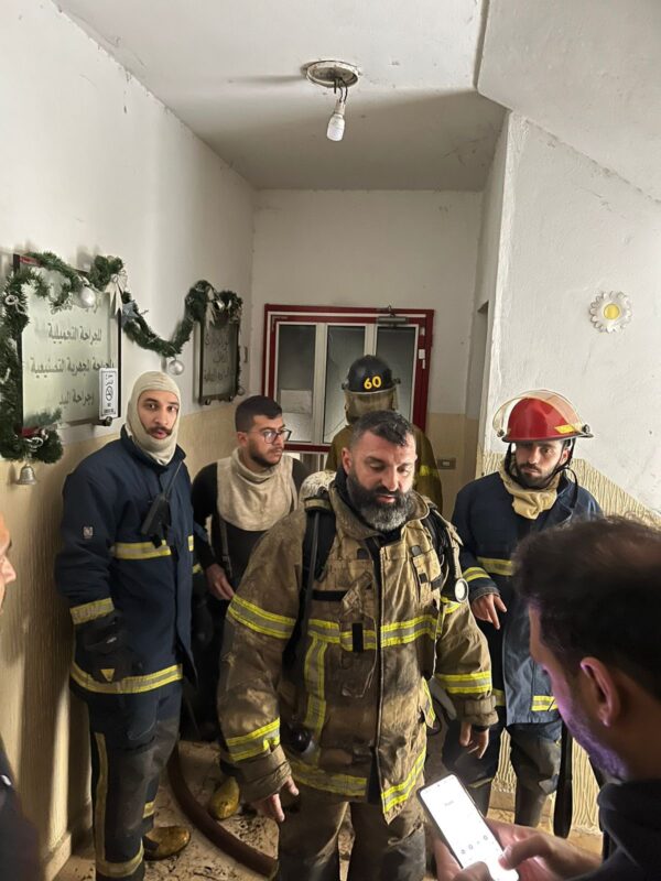 بالصور: اخماد حريق داخل عيادة في الشويفات 4 بالصور: اخماد حريق داخل عيادة في الشويفات