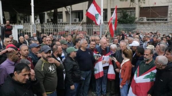 اعتصام لحراك المؤهلين المتقاعدين في الأسلاك العسكرية أمام وزارة العدل