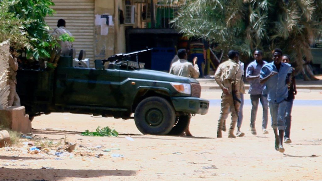 اشتباكات السودان: تفاعل كبير مع رسالة من أخ لأخويه اللذين يقفان على جبهتين مختلفتين من الحرب في البلاد
