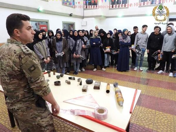 بالصور..الجيش: نشاط لتوعية الأطفال من خطر الألغام 1 بالصور..الجيش: نشاط لتوعية الأطفال من خطر الألغام