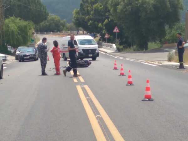 وفاة شاب بحادث إصطدام على طريق عام الكفور - القطين كسروان 1 وفاة شاب بحادث إصطدام على طريق عام الكفور - القطين كسروان