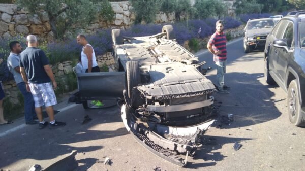 بالصور: أربعة جرحى جراء حادث سير في فيطرون
