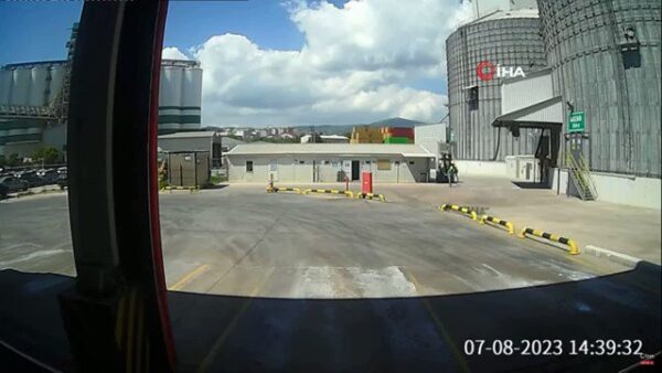 Video: New Footage- Derince, Turkey Port explosion appears to have emanated from a group of silos 1 Video: New Footage- Derince, Turkey Port explosion appears to have emanated from a group of silos