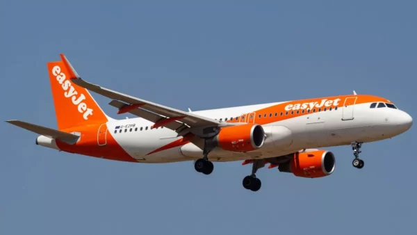 EasyJet flight to Scotland forced into emergency landing after 'cabin pressure failure' 1 EasyJet flight to Scotland forced into emergency landing after 'cabin pressure failure'