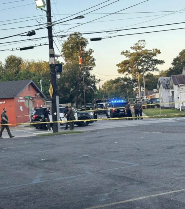 five shot, including 2 officers in Lafayette LA 1 Lafayette