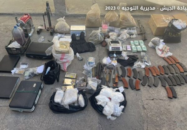 بالصور: دهم منازل مطلوبين وتوقيفهم لإقدامهم على الإتجار بالمخدرات في المرح - الهرمل 2 بالصور: دهم منازل مطلوبين وتوقيفهم لإقدامهم على الإتجار بالمخدرات في المرح - الهرمل