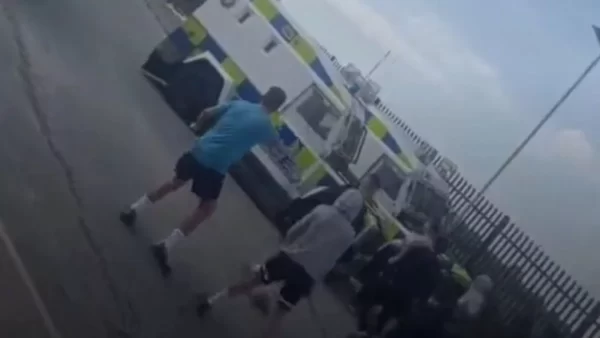 Molotov cocktails thrown at police in Derry during terror investigation 1 Molotov cocktails thrown at police in Derry during terror investigation