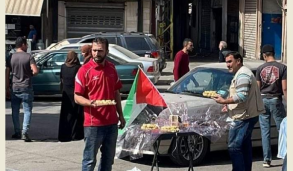 وقفة تضامنية وتوزيع حلوى في بعلبك نصرة لفلسطين والأقصى