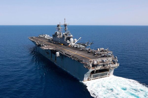 Le navire d'assaut amphibie USS Bataan se dirige vers la Méditerranée orientale 1 Le navire d'assaut amphibie USS Bataan se dirige vers la Méditerranée orientale