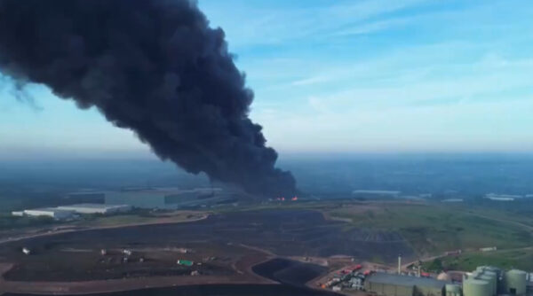 VIDEO: A massive fire erupted at an industrial complex in Cannock, Staffordshire 1 VIDEO: A massive fire erupted at an industrial complex in Cannock, Staffordshire