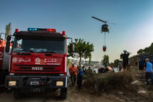 عناصر الدفاع المدني أخمدت حريق في جبل بو راشد – جزين 1 عناصر الدفاع المدني أخمدت حريق في جبل بو راشد – جزين