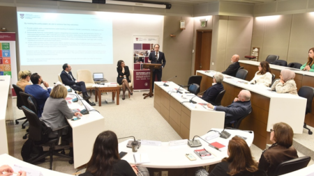 الجامعة الأميركية أطلقت ورقة توجيهية على دمج ممارسات الاستدامة والمبادئ البيئية والاجتماعية والحوكماتية في قيادة الشركات 1 الجامعة الأميركية