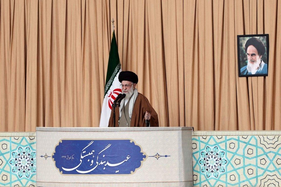 المرشد الأعلى الإيراني آية الله علي خامنئي خلال احتفالات عيد الفطر في طهران، الجمهورية الإسلامية الإيرانية - 31 مارس/ آذار2025