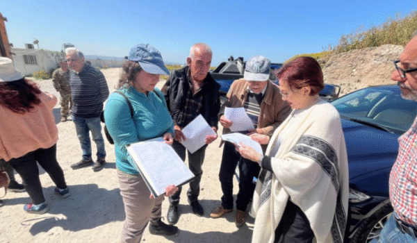 وقفة أمام محمية شاطئ صور الطبيعية احتجاجا على أشغال جارية في الموقع 1 محمية شاطئ صور