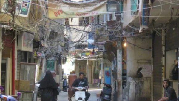 بالفيديو: اشتباكات دامية مستمرة في مخيم شاتيلا لليوم الثاني وأصوات رصاص تهز الطريق الجديدة