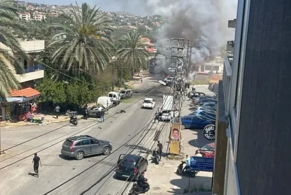 بالفيديو: غارة على طريق المنصوري تُسفر عن تسعة جرحى بينهم طفلان وثلاثة بحال حرجة 1 طريق المنصوري