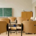 تصرفات مخلّة بالآداب خلال رحلة مدرسية تُشعل تحرّكاً تربوياً وقضائياً
