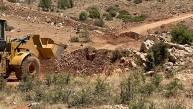 بالصور: الجيش يغلق 6 معابر غير شرعية في يحفوفا – بعلبك ضمن جهود مكافحة التهريب