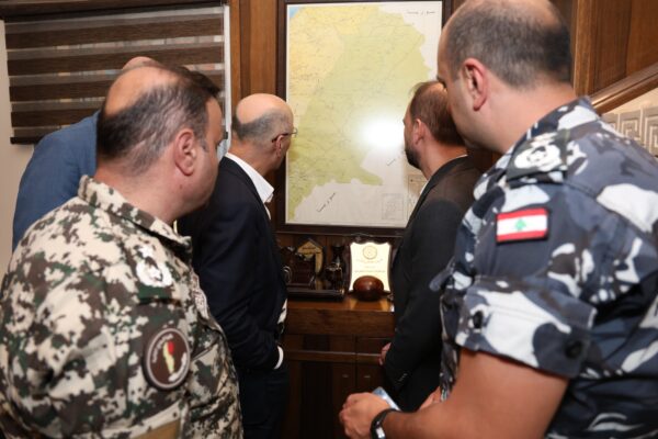 بالصور: الوزير الحجار يتفقّد مراكز الاقتراع في بيروت والبقاع وبعلبك.. متابعة ميدانية للعملية الانتخابية 1 بالصور: الوزير الحجار يتفقّد مراكز الاقتراع في بيروت والبقاع وبعلبك.. متابعة ميدانية للعملية الانتخابية