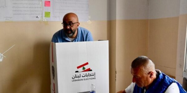 بالصورة: نسبة الاقتراع تثير الجدل.. أرقام مفاجئة حتى الساعة! 1 بالصورة: نسبة الاقتراع تثير الجدل.. أرقام مفاجئة حتى الساعة!