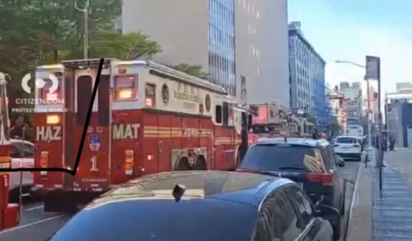 VIDEO: possible powder attack in Manhattan New York 1 VIDEO: possible powder attack in Manhattan New York