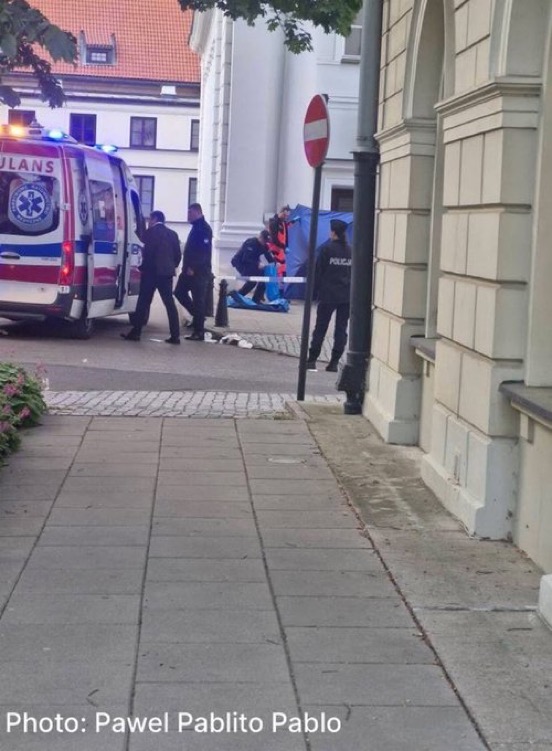 One dead, two injured in axe attack at University of Warsaw campus 1 One dead, two injured in axe attack at University of Warsaw campus